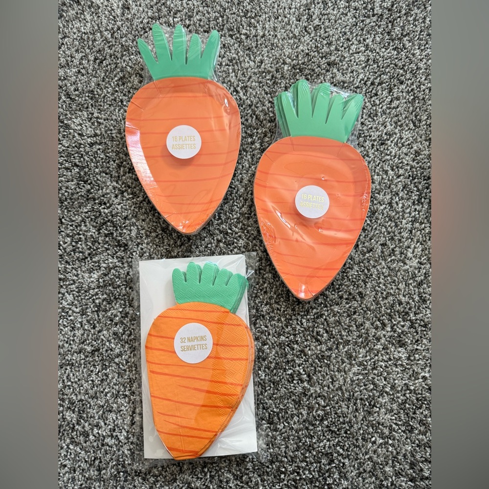 Meri Meri Carrot Plates & Napkins